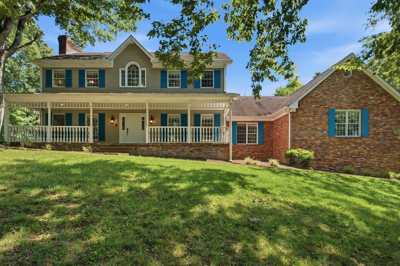 1122 Longview Dr, Hendersonville, TN 37075