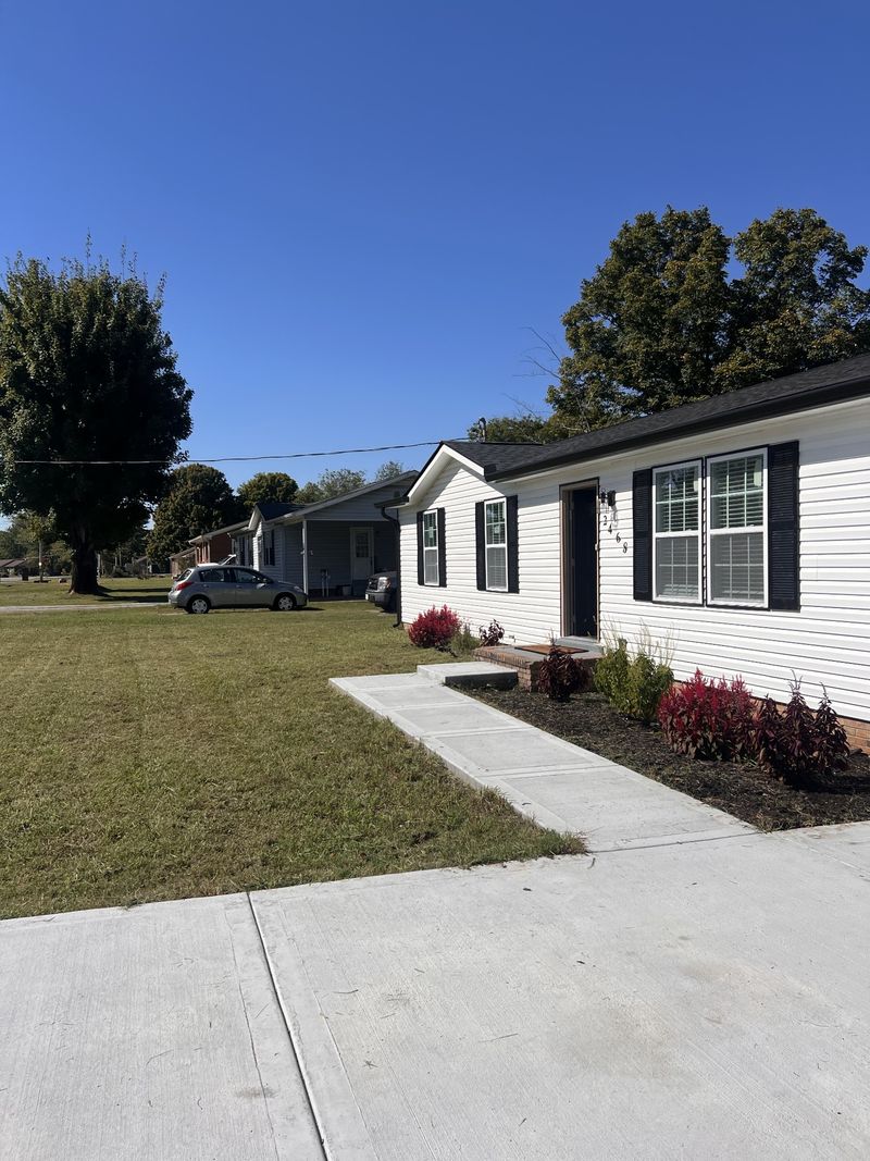 2468 River Oaks Dr, Murfreesboro, TN 37129
