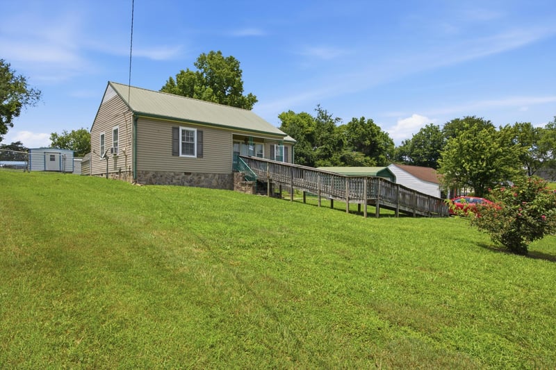 921 Garden St, Rossville, GA 30741