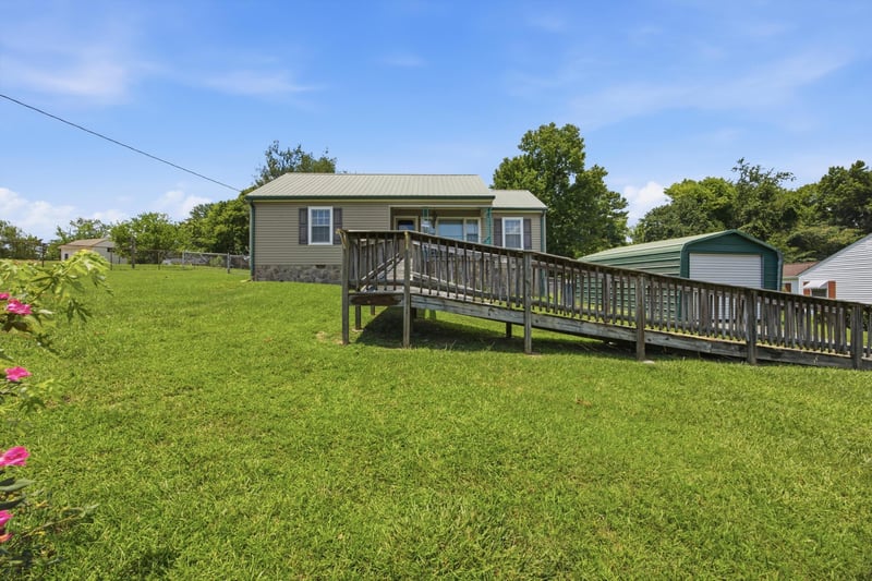 921 Garden St, Rossville, GA 30741