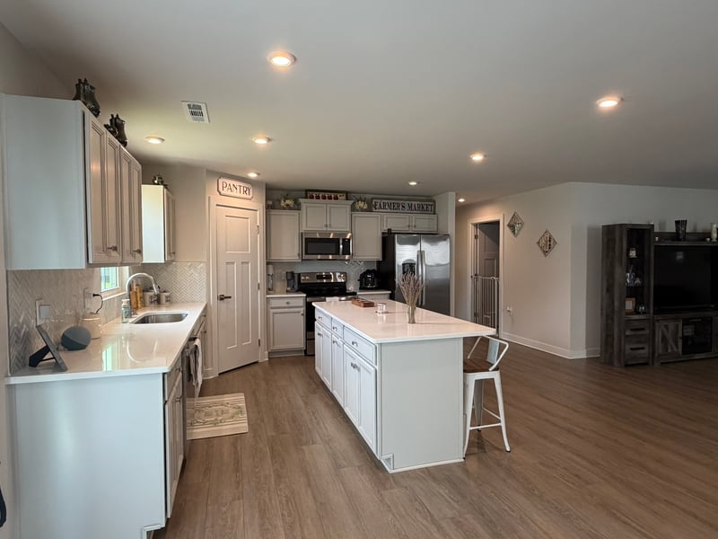 469 Steamview Dr, White House, TN 37188