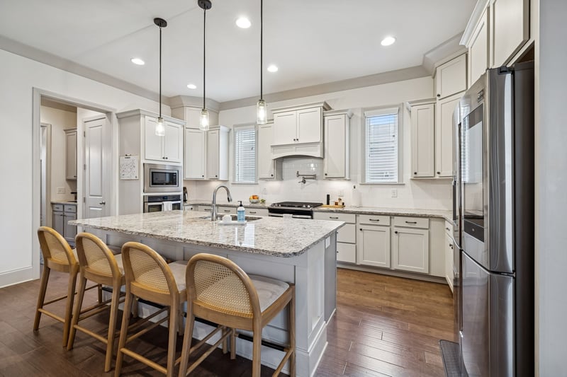 1566 Drakes Creek Rd, Hendersonville, TN 37075