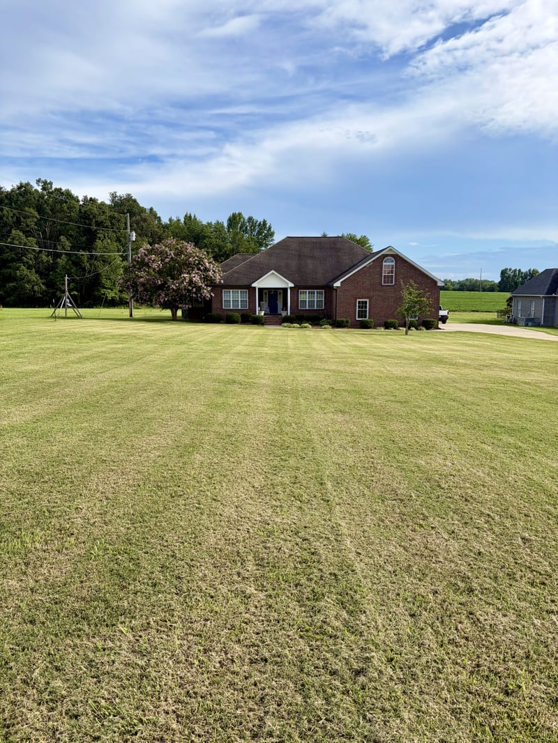 419 W Hester Rd, Cottontown, TN 37048