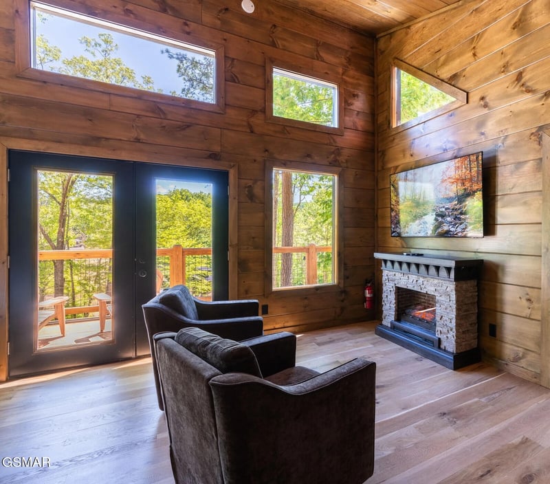 2672 Sulpher Springs Rd, Sevierville, TN 37862