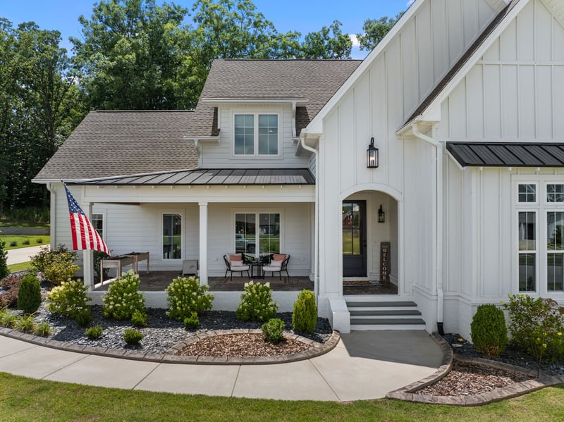 228 Chestnut Oak Dr, Florence, AL 35633