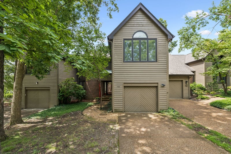 766 Harpeth Trace Dr, Nashville, TN 37221