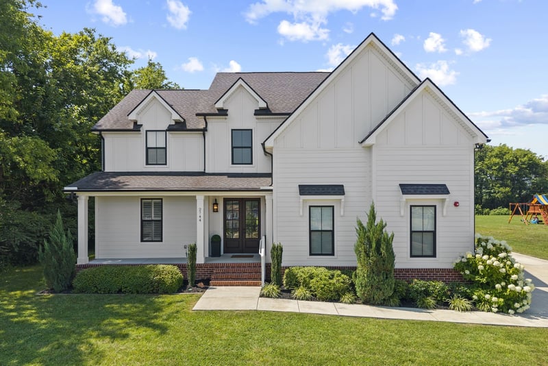 2744 Morrow Ln, Columbia, TN 38401