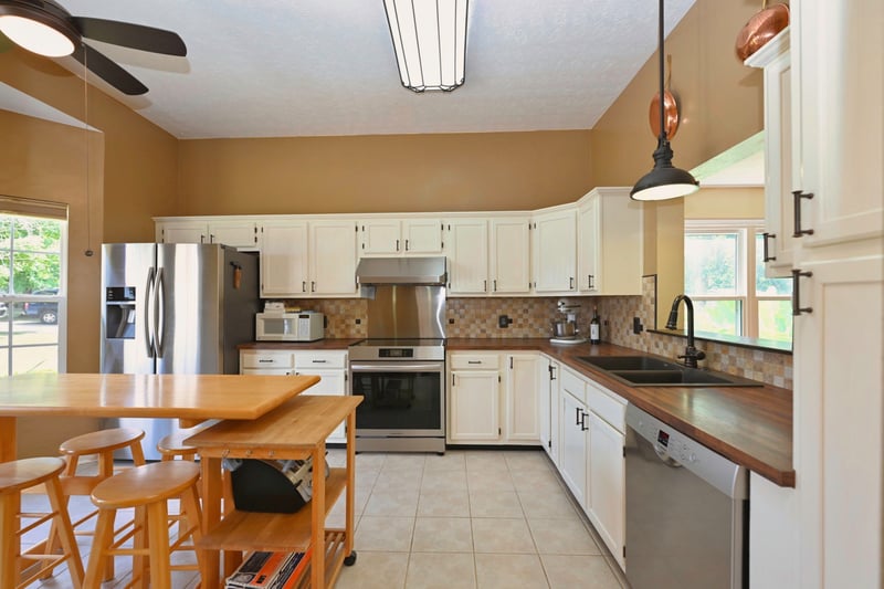 127 Pleasant Ln, White House, TN 37188