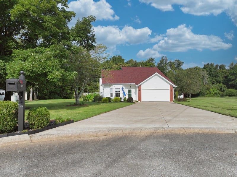 127 Pleasant Ln, White House, TN 37188