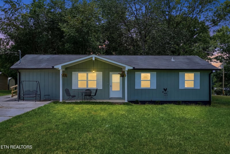 154 Selma St, Lenoir City, TN 37771