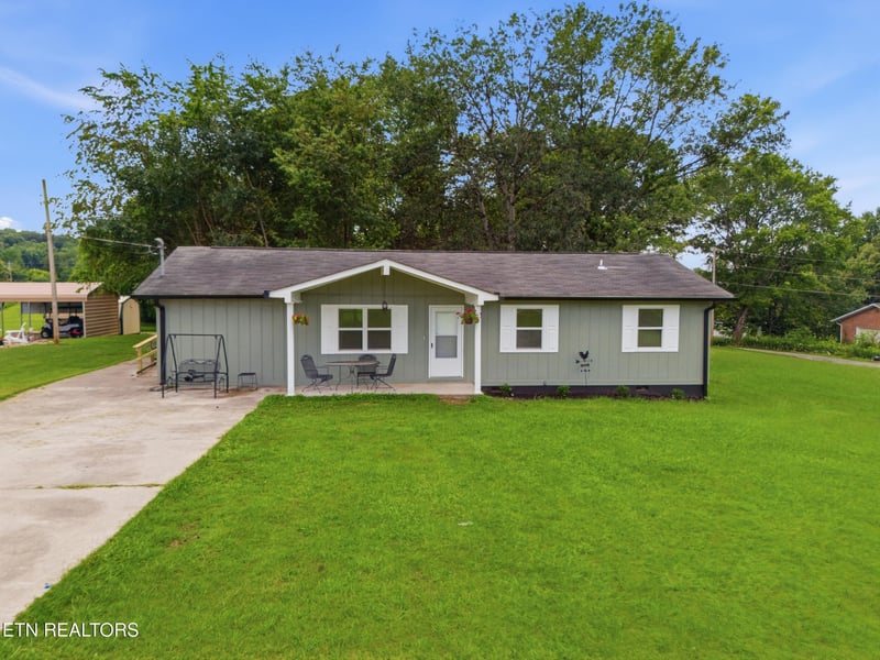 154 Selma St, Lenoir City, TN 37771