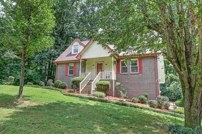 1011 Valley Ln, White House, TN 37188