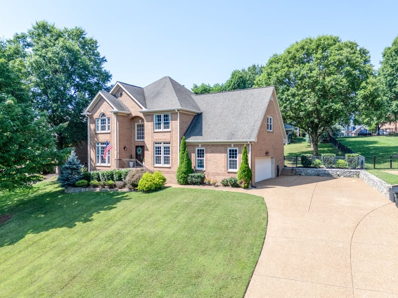 136 Ballentrae Dr, Hendersonville, TN 37075