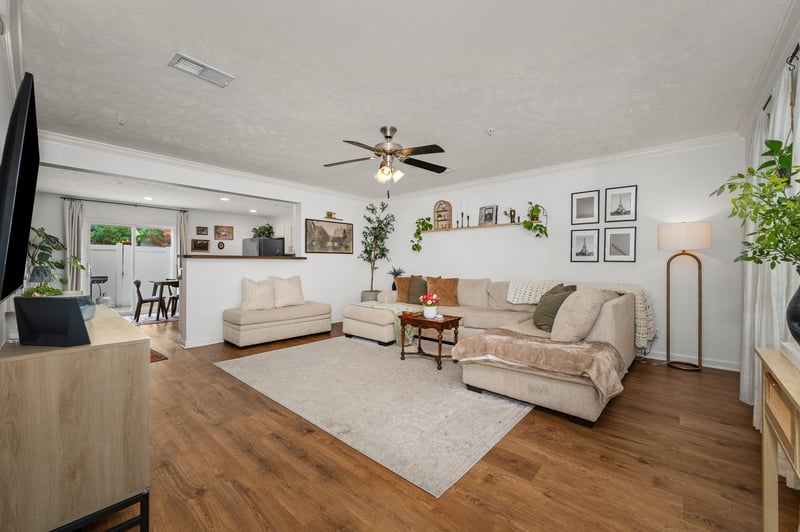 2037 Debonair Ln, Murfreesboro, TN 37128