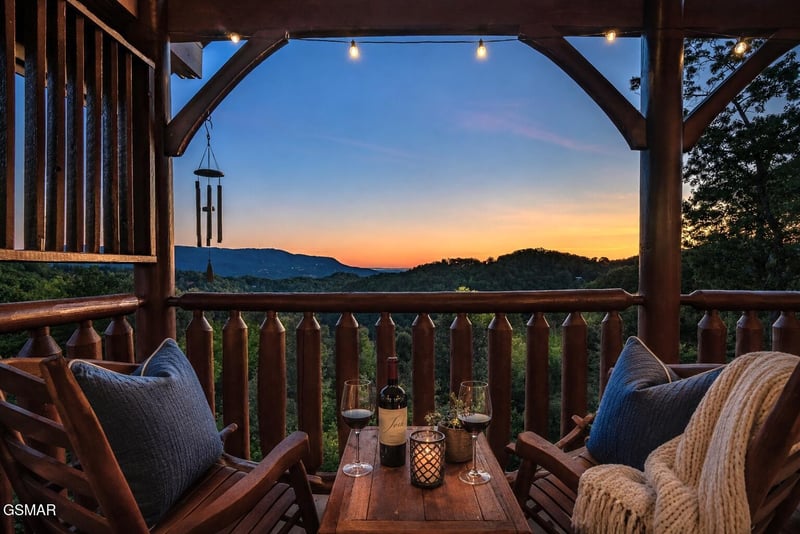 2819 White Oak Ridge Ln, Sevierville, TN 37862