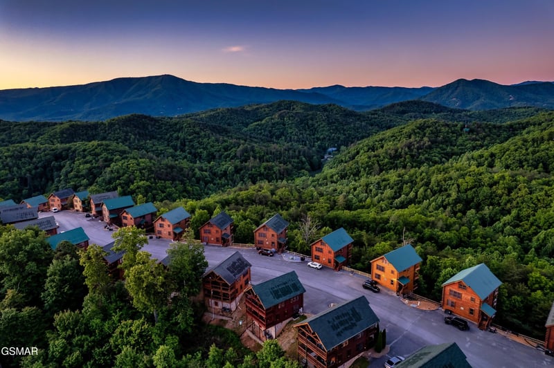 2819 White Oak Ridge Ln, Sevierville, TN 37862