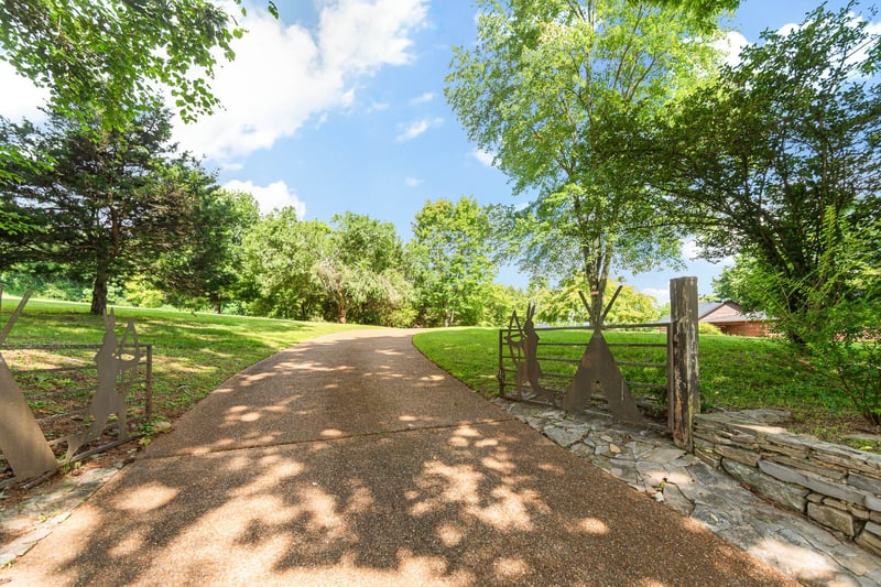 3210 Indian Camp Springs Rd, Columbia, TN 38401