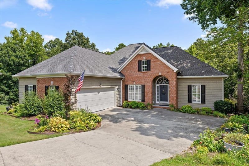 3245 Leona Dr, Rocky Face, GA 30740
