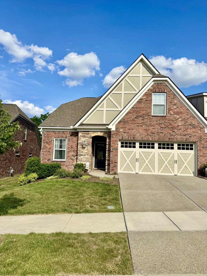 883 Cherry Grove Dr, Hendersonville, TN 37075