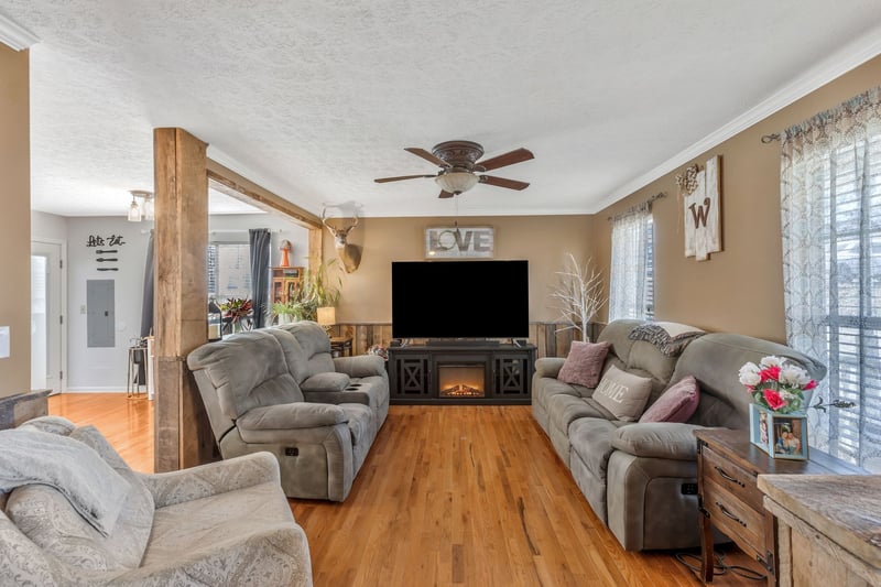 115 Sherron Dr, Dickson, TN 37055