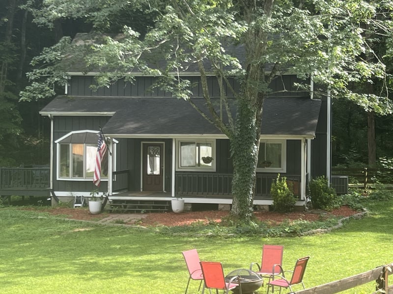 1051 Green Valley Dr, Ashland City, TN 37015