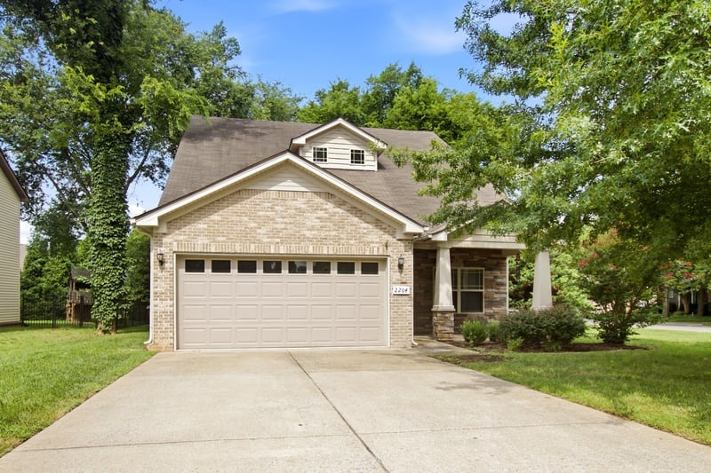 2204 Burnside Dr, Murfreesboro, TN 37128