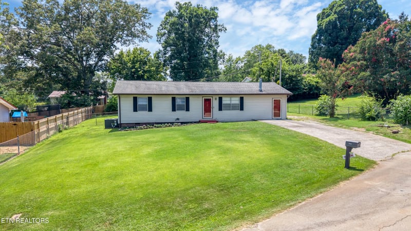408 Ocoee Dr, Maryville, TN 37801
