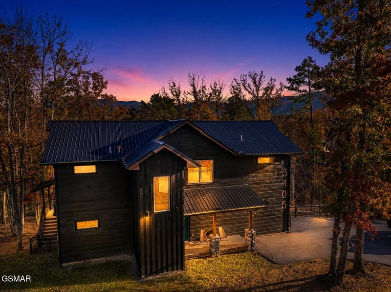 3105 Storm Bringer Dr, Sevierville, TN 37862