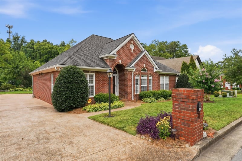 425 Wellington Sq, Nashville, TN 37214