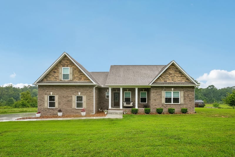1036 Hayshed Rd, Dickson, TN 37055