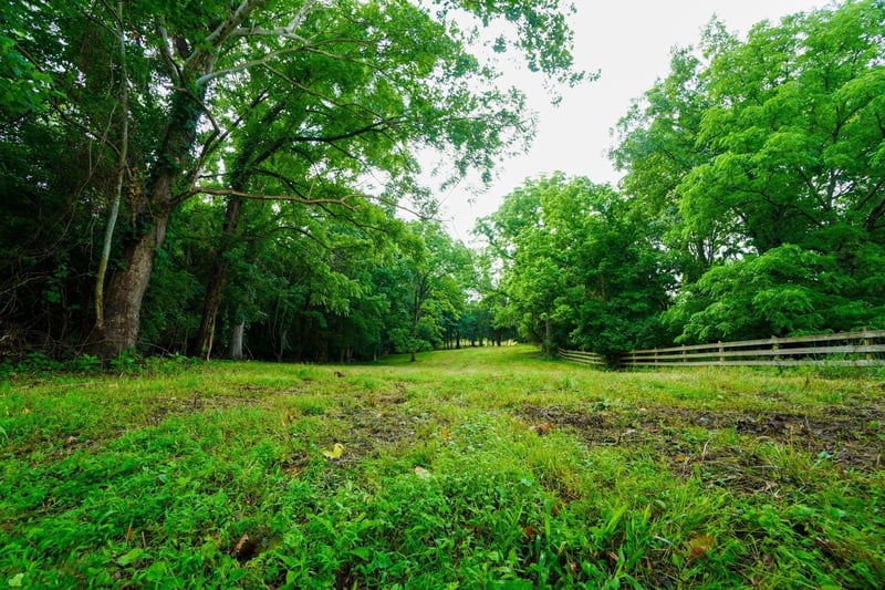 1094B Center Point Rd, Hendersonville, TN 37075