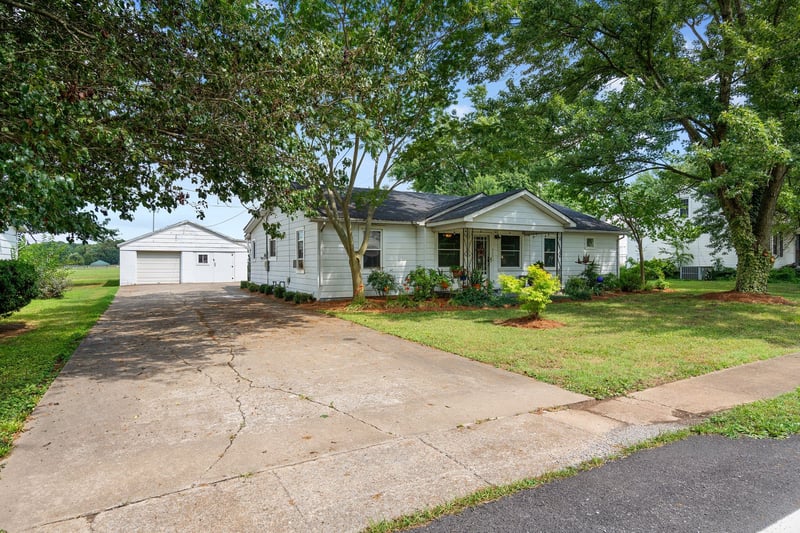 345 Portland Blvd, Portland, TN 37148