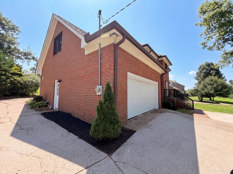 141 East Dr, Hendersonville, TN 37075