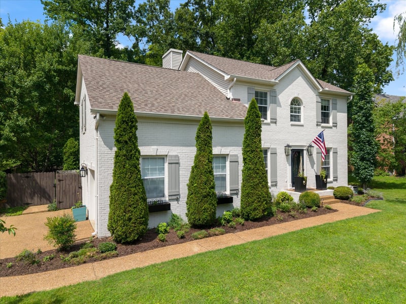 300 Colfax Dr, Old Hickory, TN 37138