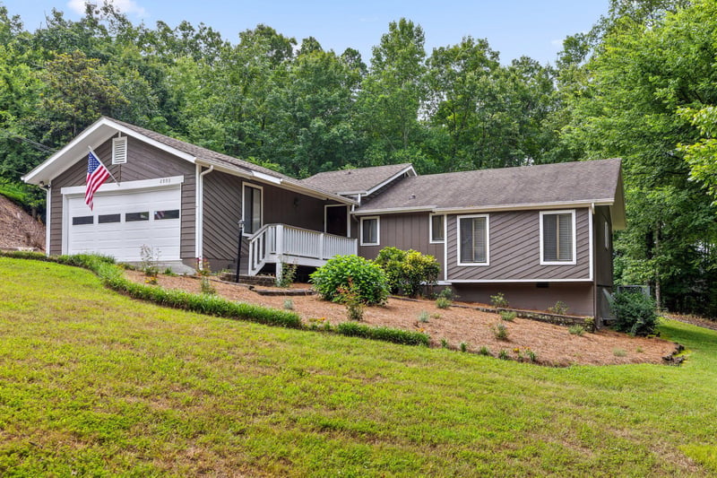 2903 Huckleberry Ln, Rocky Face, GA 30740