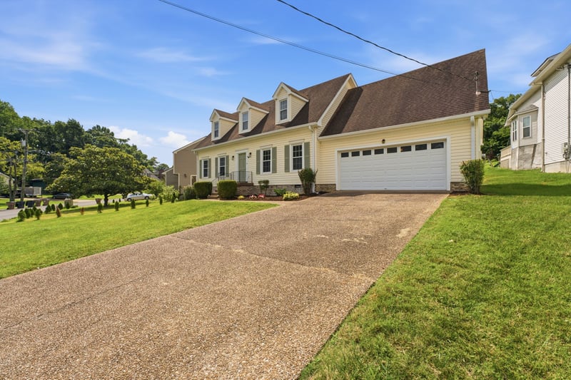 2601 Somerset Dr, Nashville, TN 37217