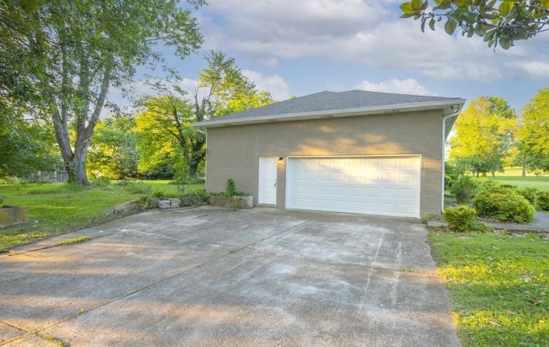 402 Mason Ln, Goodlettsville, TN 37072