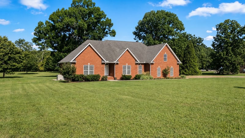 1725 N Lovvorn Rd, Christiana, TN 37037