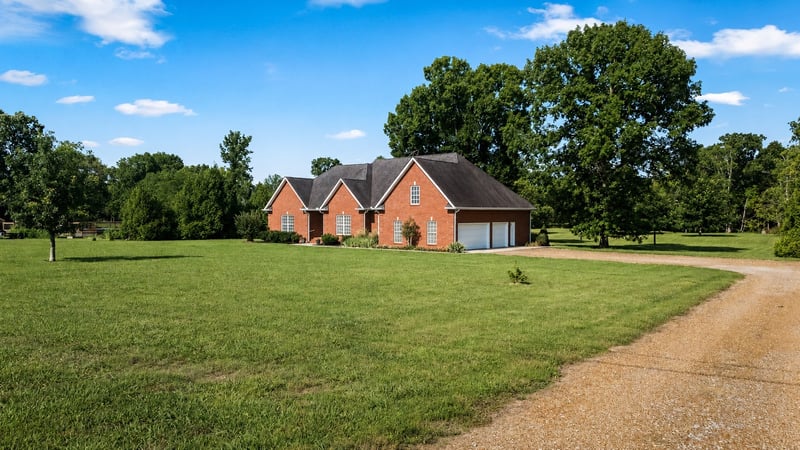 1725 N Lovvorn Rd, Christiana, TN 37037