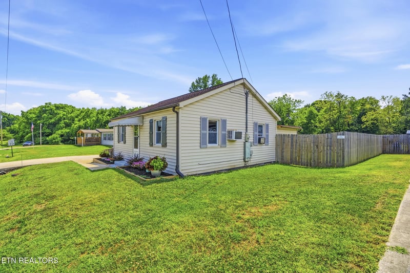 104 County Farm Rd, Maryville, TN 37801