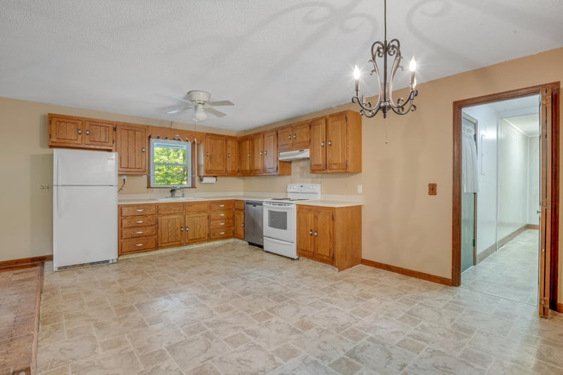 440 Bishop Pond Rd, Chatsworth, GA 30705