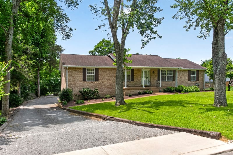 102 Cedar Springs Trl, Hendersonville, TN 37075