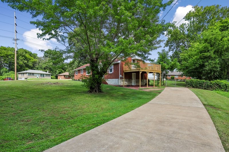 900 Radford Dr, Nashville, TN 37217