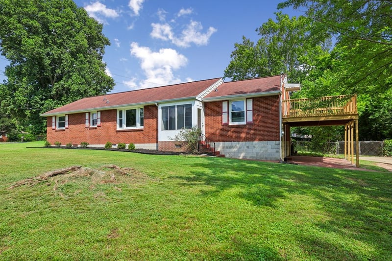 900 Radford Dr, Nashville, TN 37217