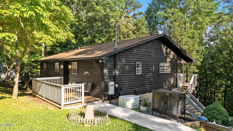 1635 S Mountain View Rd, Sevierville, TN 37876