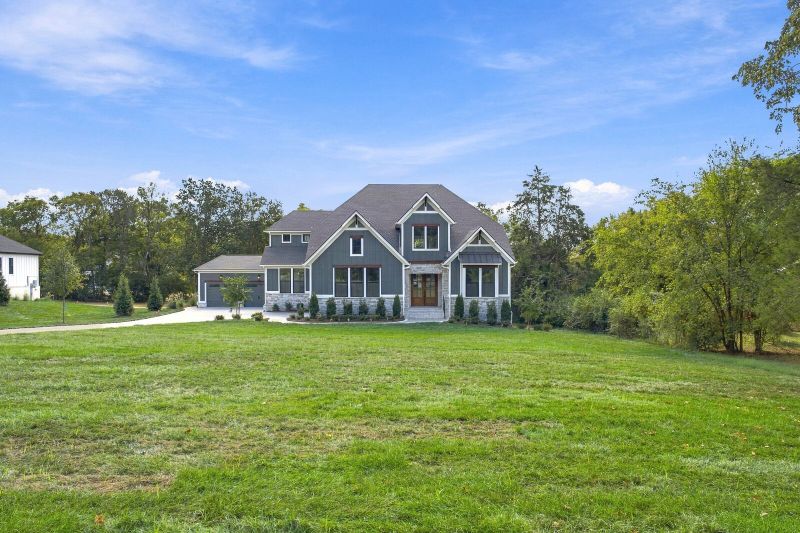 6841 Old Charlotte Pike, Nashville, TN 37209
