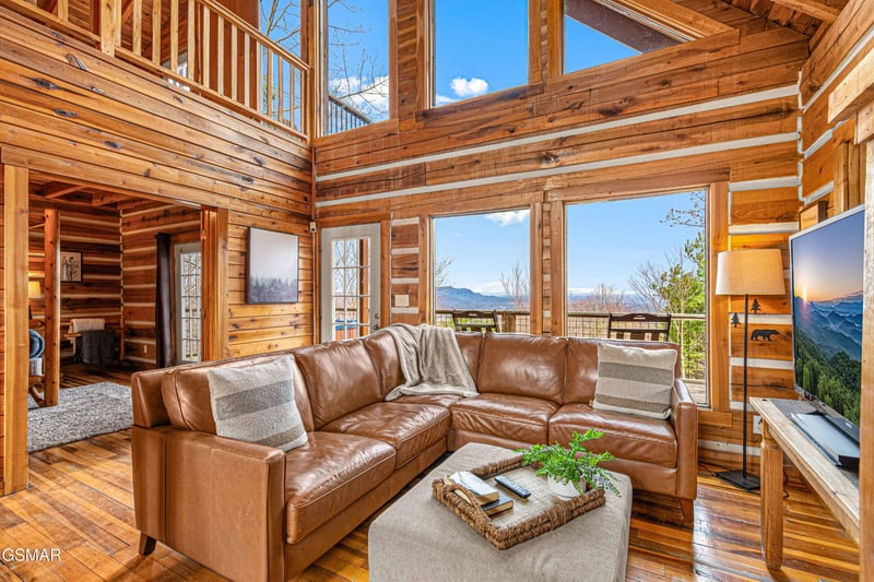1815 Silver Poplar Ln, Sevierville, TN 37876