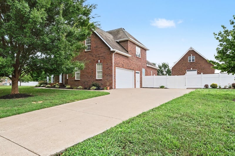 214 Jon Paul Ct, Murfreesboro, TN 37128