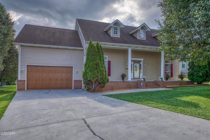 1833 Edward Dr, Sevierville, TN 37876