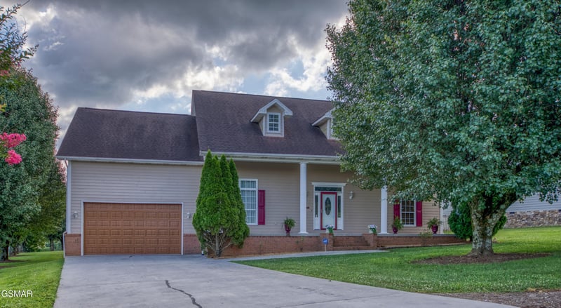 1833 Edward Dr, Sevierville, TN 37876